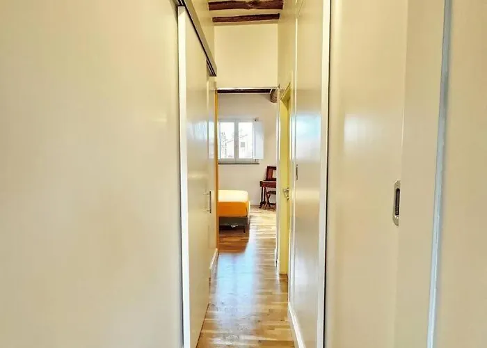 Vetrina - In Luxury Apartament